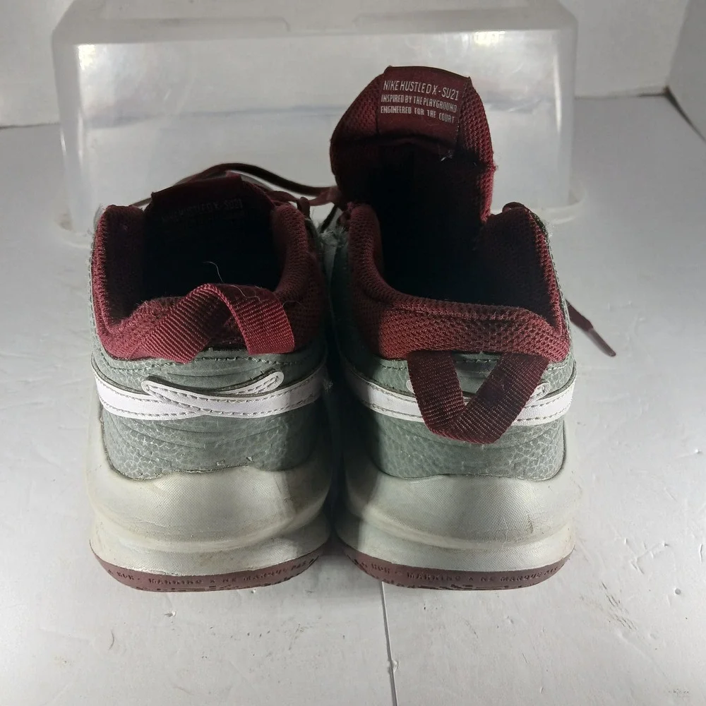 Nike Team Hustle D‎ 10 6Y Grey Red Basketball Shoes CW6735-007 Athletic Sneakers